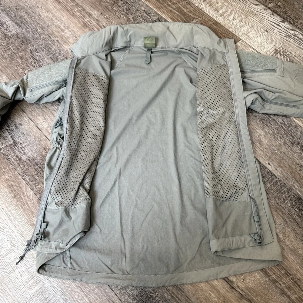 Patagonia PCU L5 Level 5 Military Jacket Mens M Regular Grey Gen II Soft Shell
